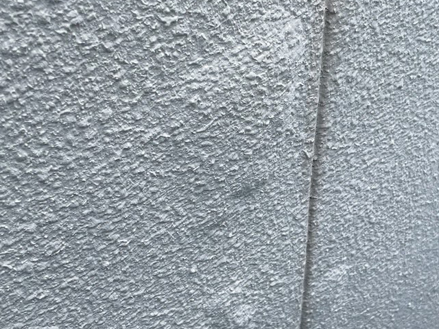 塗膜の膨らみは、住宅内にすでに湿気が侵入している証拠