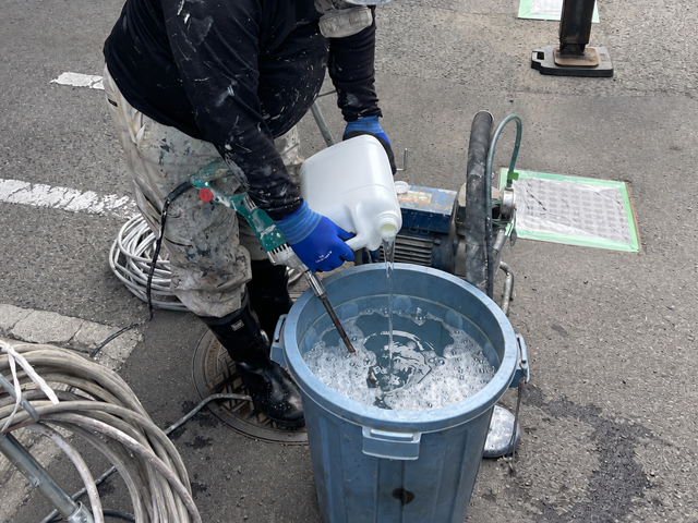 汚れの種類に応じて洗浄液を使い分ける